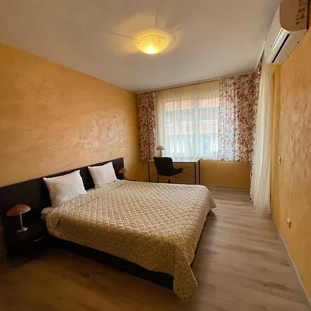 Apartment Royal Towers George Apartment, Next To The Gongola *